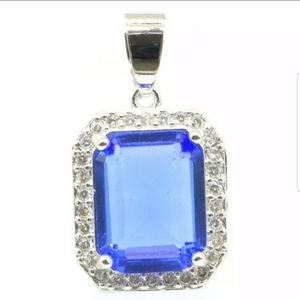 🌺Vtge Tanzanite,White Topaz Halo Pendant w/chain